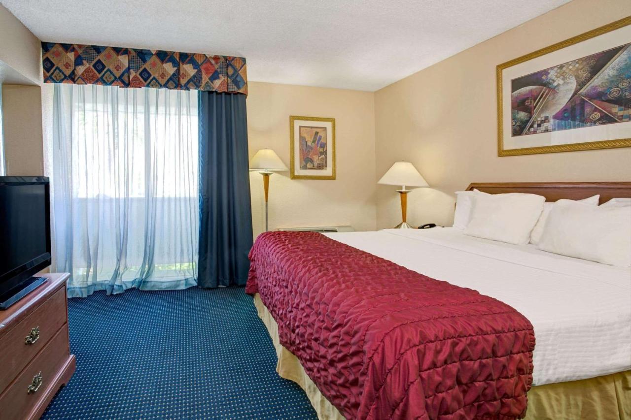 אורלנדו Garnet Inn & Suites מראה חיצוני תמונה