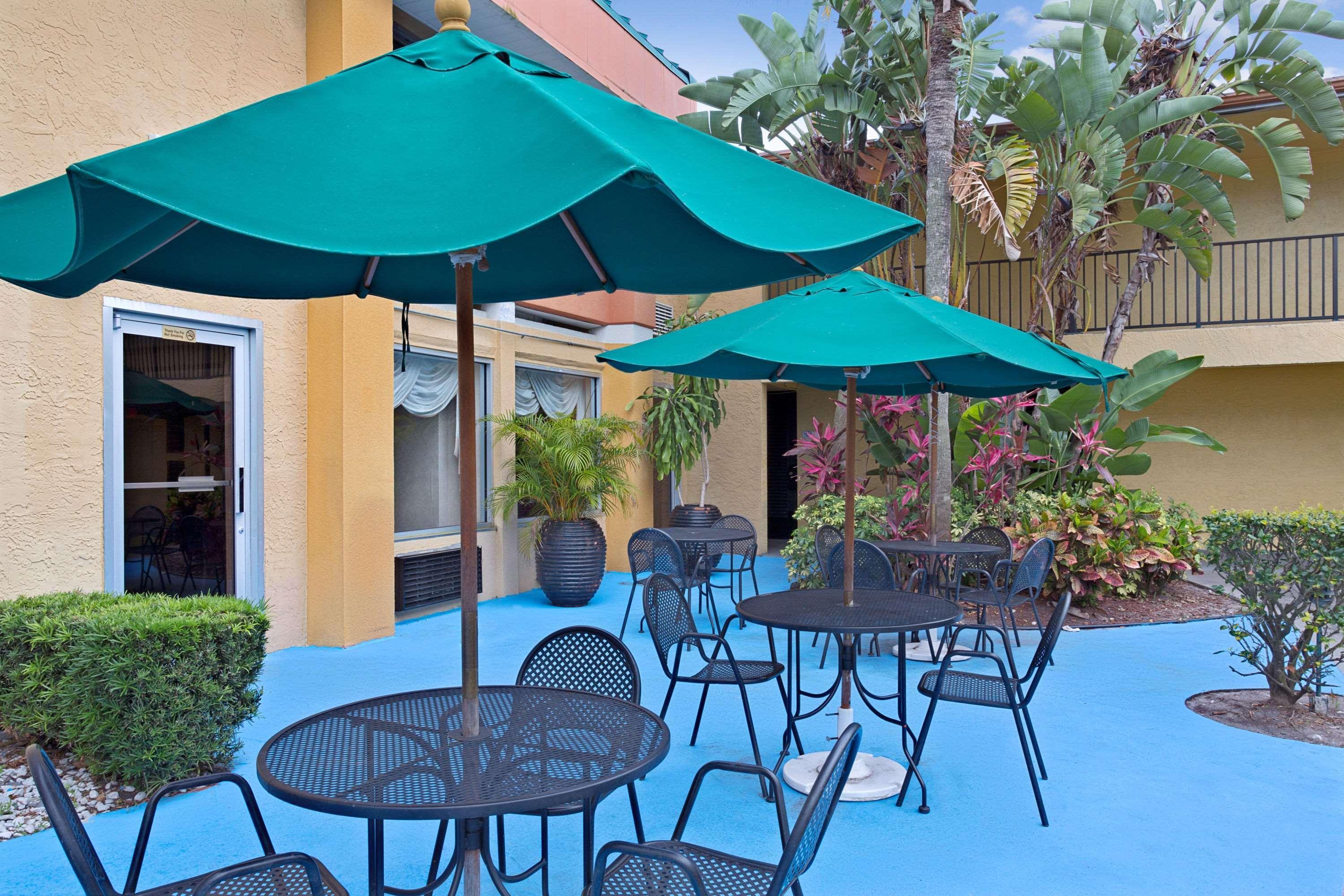 אורלנדו Garnet Inn & Suites מראה חיצוני תמונה