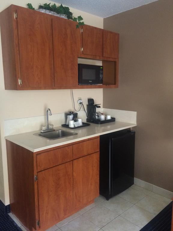 אורלנדו Garnet Inn & Suites מראה חיצוני תמונה