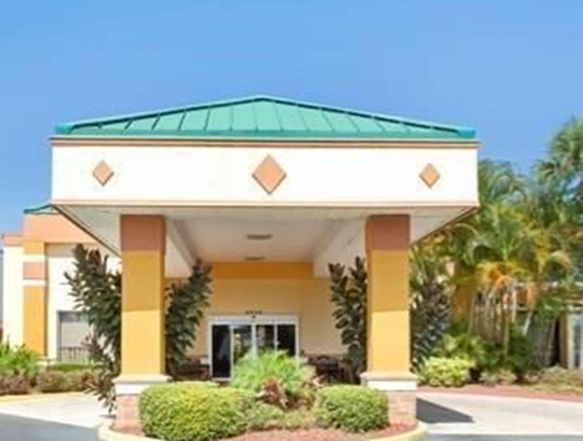 אורלנדו Garnet Inn & Suites מראה חיצוני תמונה