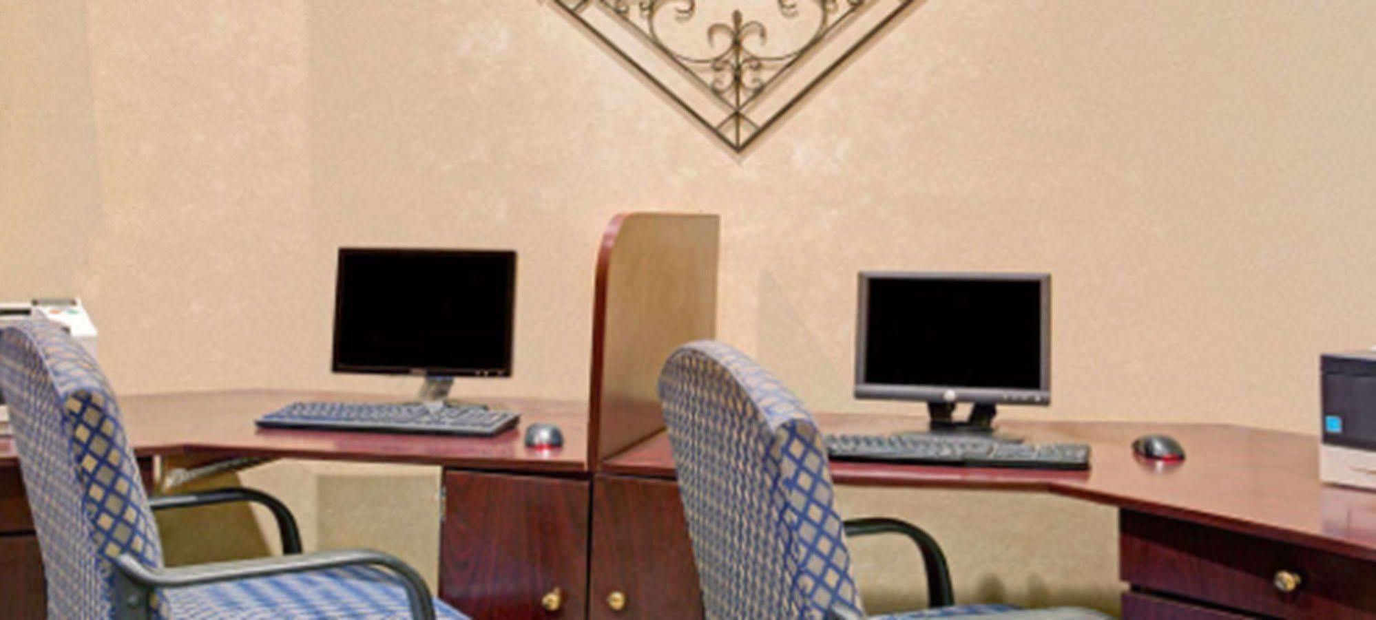 אורלנדו Garnet Inn & Suites מראה חיצוני תמונה