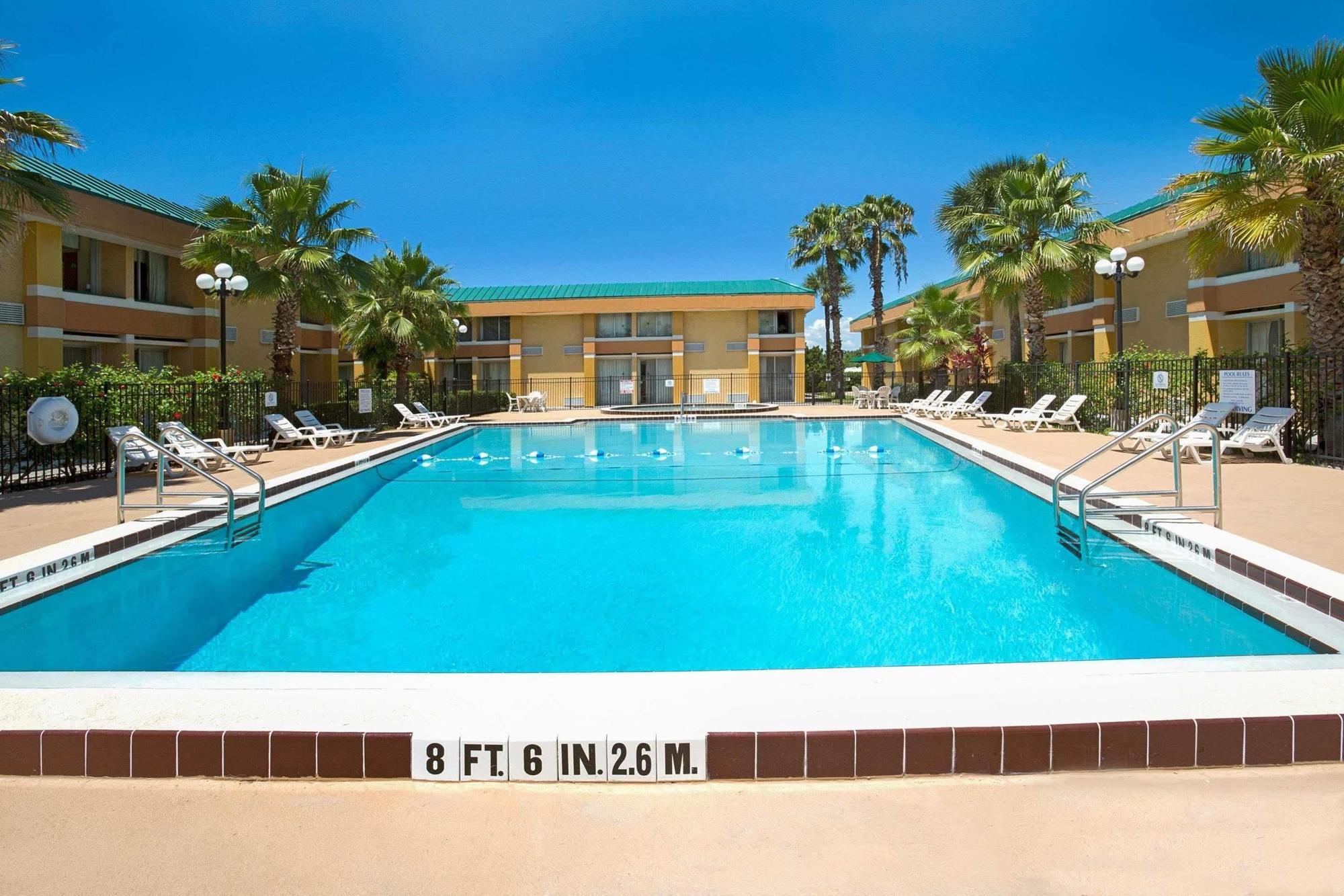 אורלנדו Garnet Inn & Suites מראה חיצוני תמונה