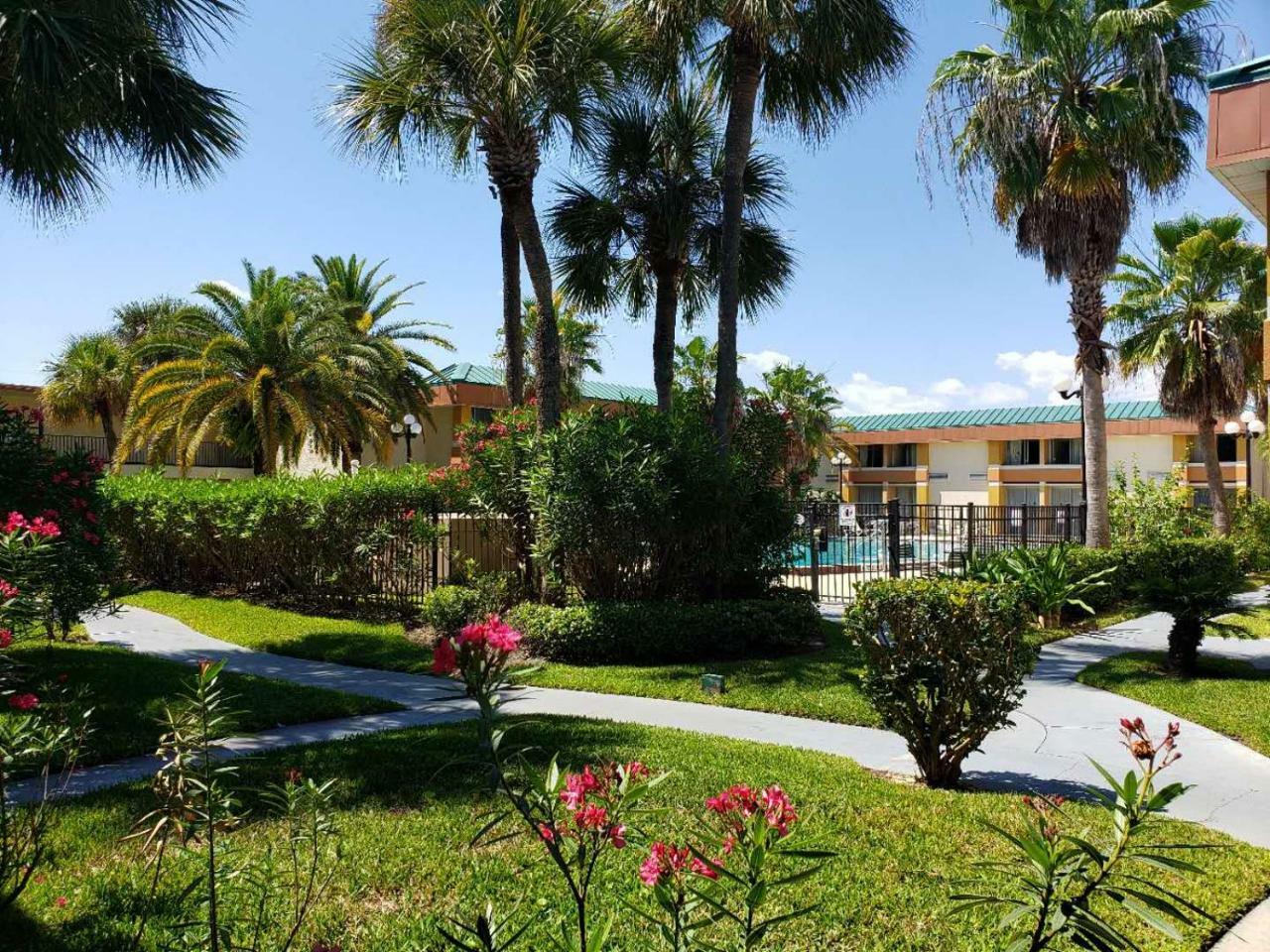 אורלנדו Garnet Inn & Suites מראה חיצוני תמונה
