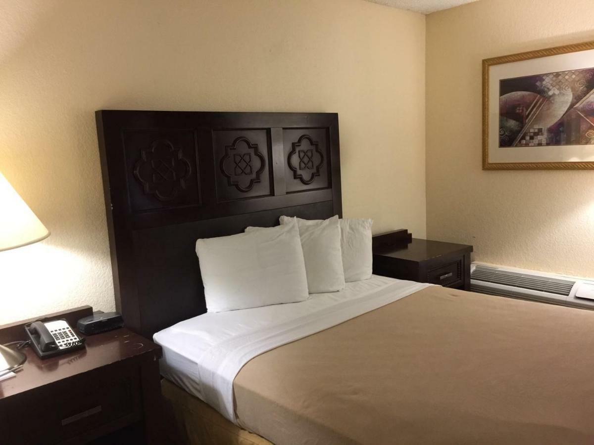 אורלנדו Garnet Inn & Suites מראה חיצוני תמונה