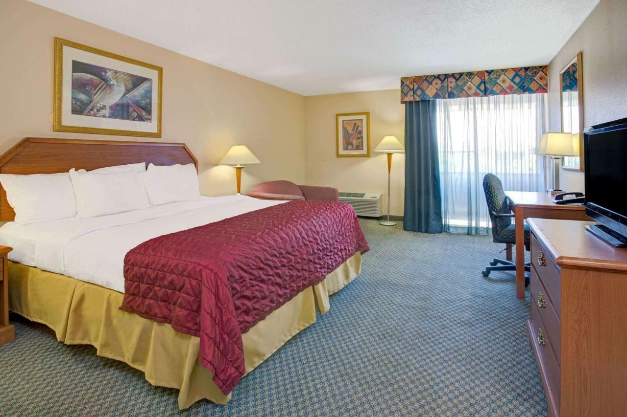 אורלנדו Garnet Inn & Suites מראה חיצוני תמונה