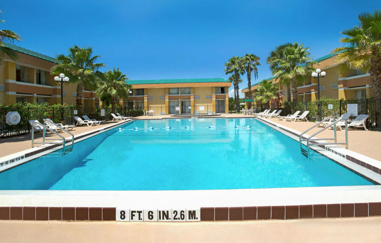 אורלנדו Garnet Inn & Suites מראה חיצוני תמונה